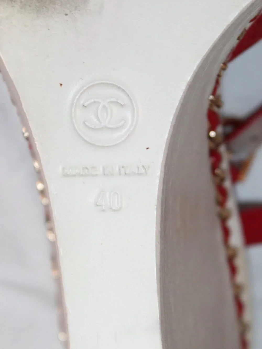 Chanel Red Croc Embossed Leather Wedge Chain Detail Ankle Strap CC Sandals 40